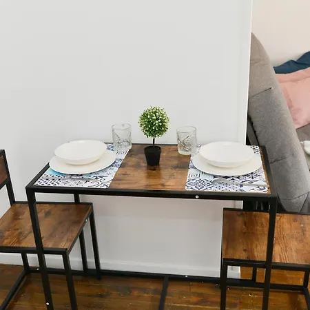 Group Apartment *